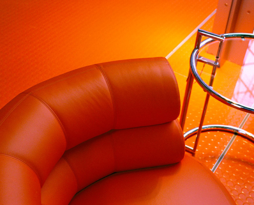 Eileen Gray Sessel und Tisch